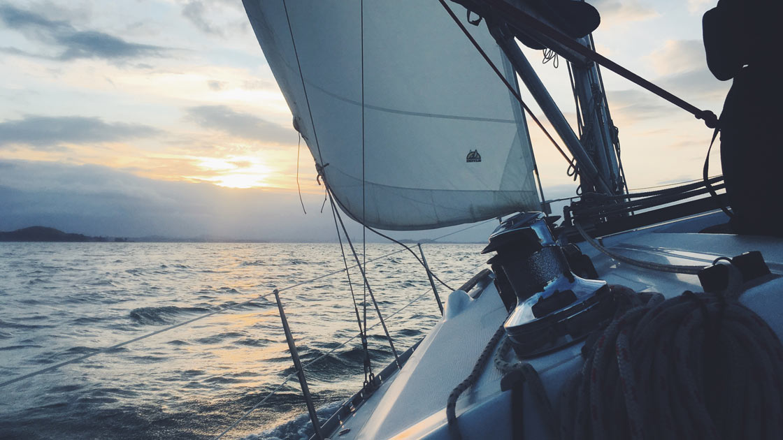 Vorschaubild: Hart am Wind segeln